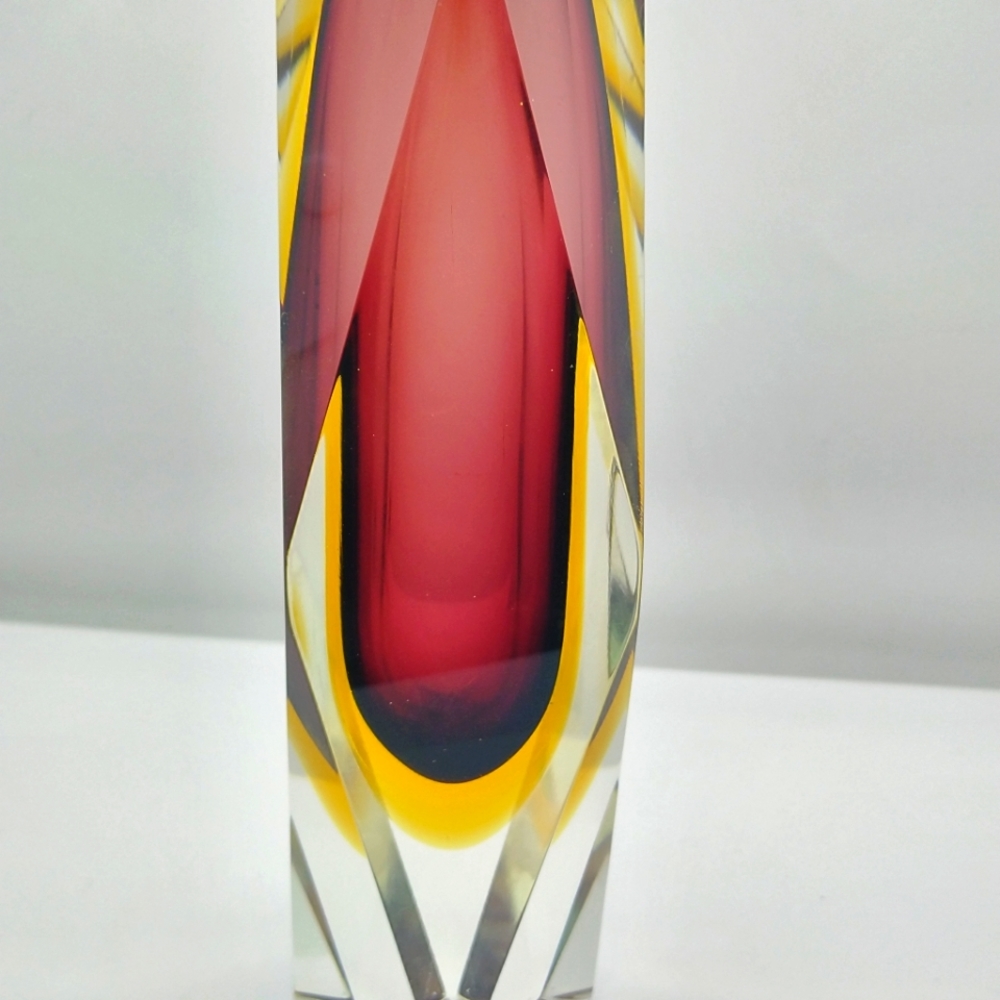 SOLD.         Vintage Sommerso Murano Glass Vase Luigi Mandruzzat